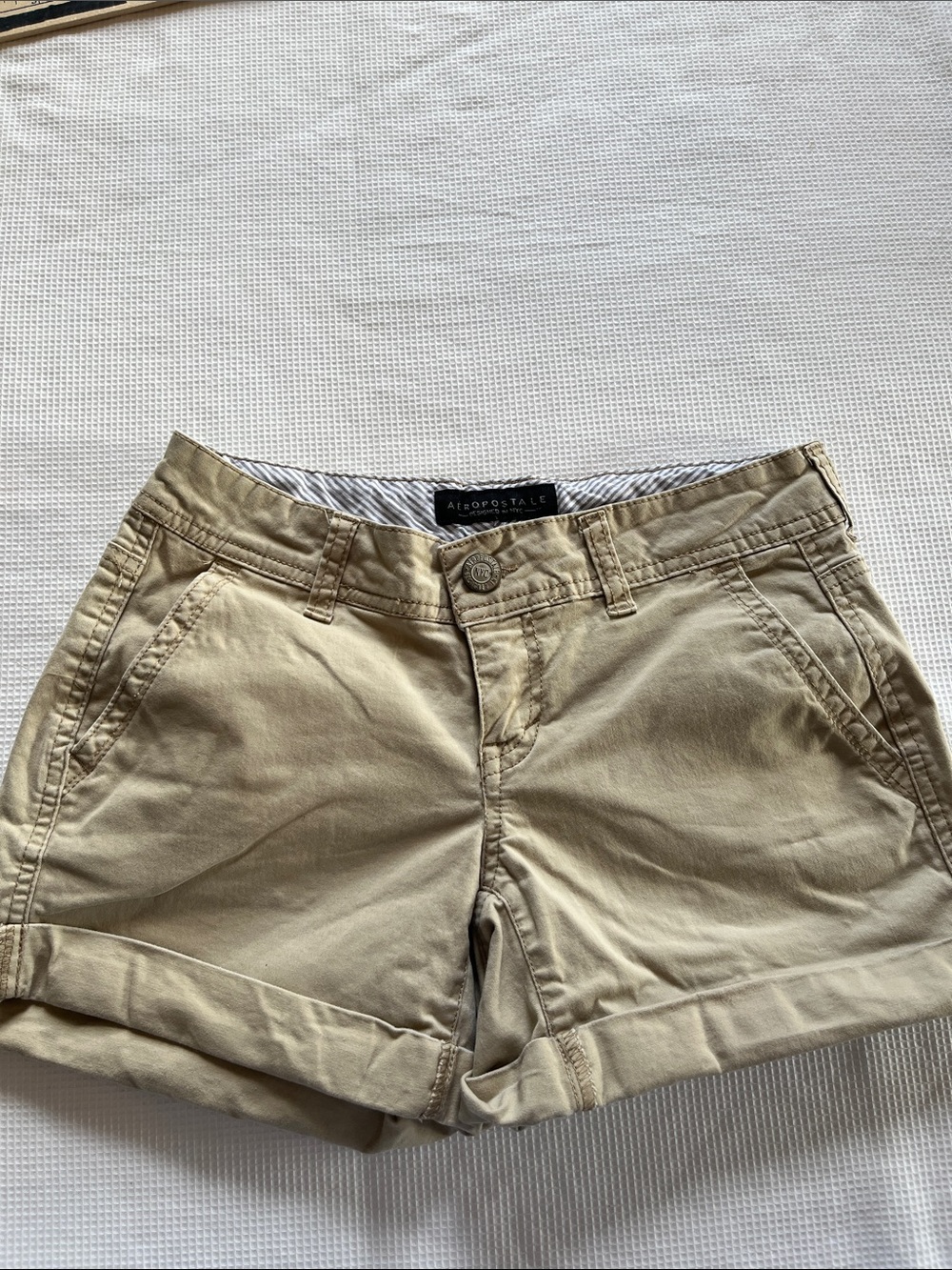 Aeropostale Women's Tan Roll-Cuff Bermuda Shorts size 00 soft
